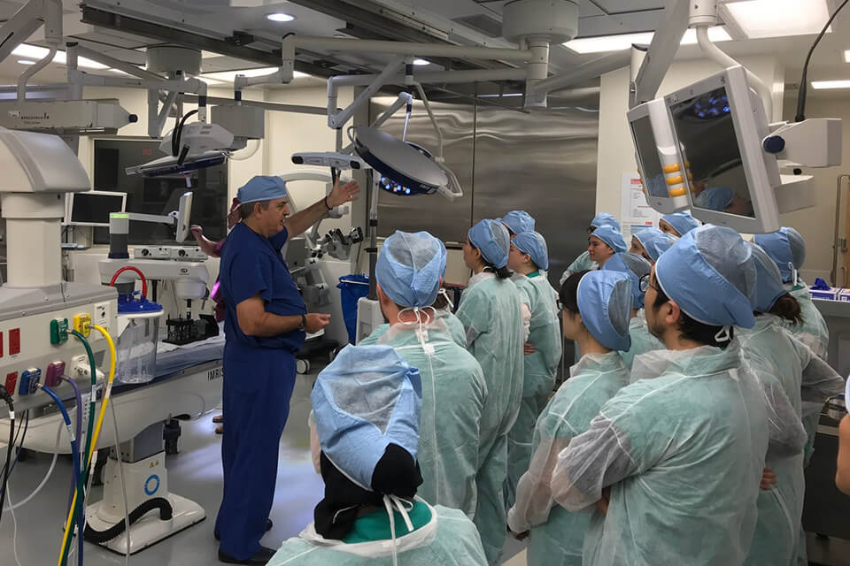 Group learning in the OR for image-guided robot-assisted spine surgery.
