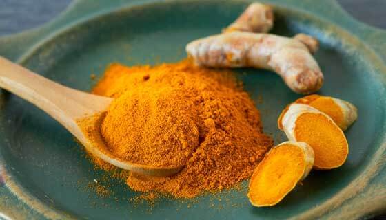 turmeric powder and roots